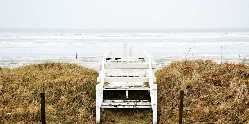 银发科技新突破：DRJRJ平台如何通过家庭传感器数据整合实现精准跌倒预警与智能紧急响应